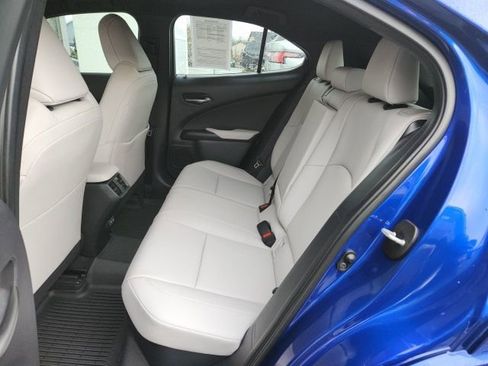 Used 2024 Lexus UX 250h F Sport image 17