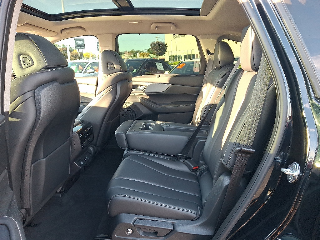 Used 2024 Acura MDX w/ Technology Package AWD/4WD image 10