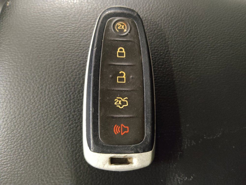 Used 2017 Ford Escape Titanium FWD image 32