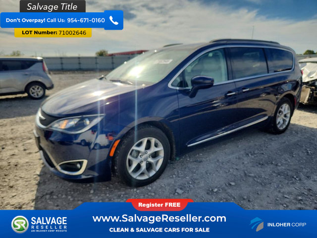 Used 2017 Chrysler Pacifica Touring-L w/ Tire & Wheel Group FWD image 1