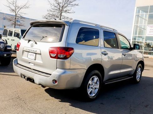 Used 2018 Toyota Sequoia SR5 image 14
