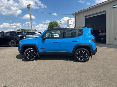 Used 2015 Jeep Renegade Trailhawk w/ Popular Equipment Group AWD/4WD image 6