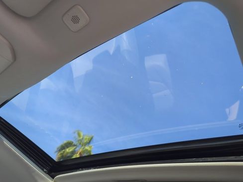 Used 2023 Toyota Highlander XLE image 22