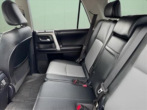Used 2016 Toyota 4Runner SR5 Premium RWD image 8