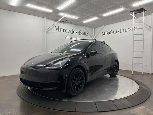 Used 2021 Tesla Model Y Long Range image 3