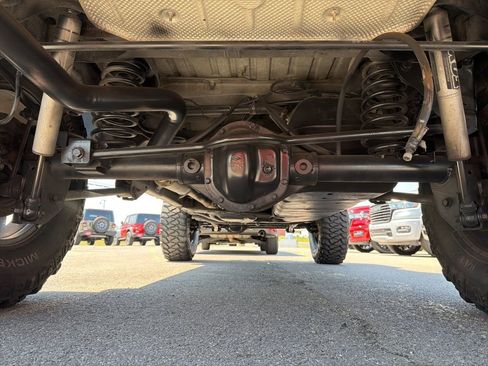 Used 2014 Jeep Wrangler Unlimited Sahara AWD/4WD image 18