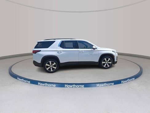 Used 2023 Chevrolet Traverse LT w/ LT Premium Package AWD/4WD image 2