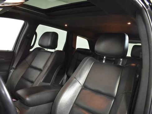 Used 2018 Jeep Grand Cherokee Limited AWD/4WD image 9