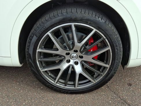 Certified 2022 Maserati Levante GT image 8