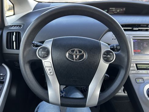 Used 2014 Toyota Prius Two image 16