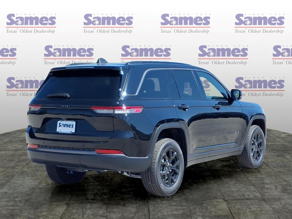 New 2026 Jeep Grand Cherokee Altitude RWD image 5