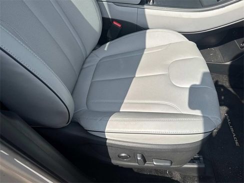 Used 2024 Hyundai Palisade SEL image 16