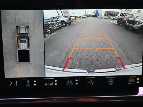 Used 2023 GMC Sierra 1500 SLE image 25