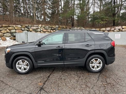 Used 2019 GMC Terrain SLE w/ Driver Convenience Package image 2