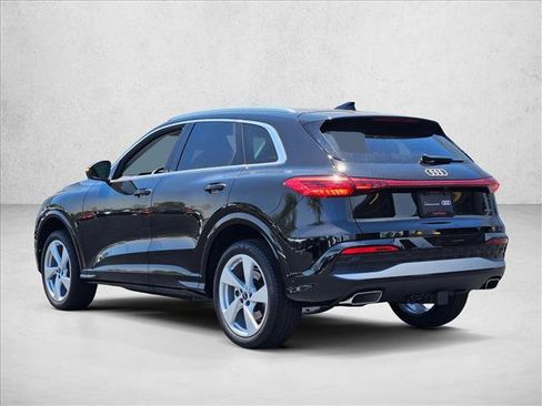 Used 2025 Audi Q5 Premium Plus w/ Premium Plus AWD/4WD image 8