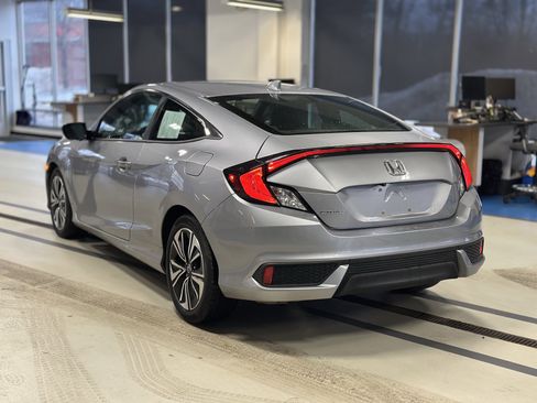 Used 2018 Honda Civic EX-T image 8