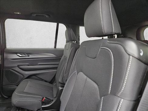 New 2026 Jeep Grand Cherokee L 4WD image 15