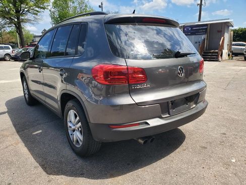 Used 2016 Volkswagen Tiguan S image 5