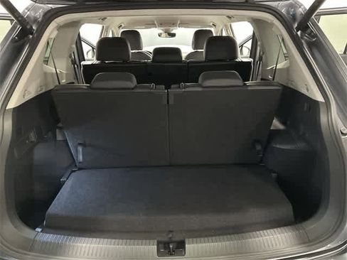 Certified 2024 Volkswagen Tiguan SE image 24