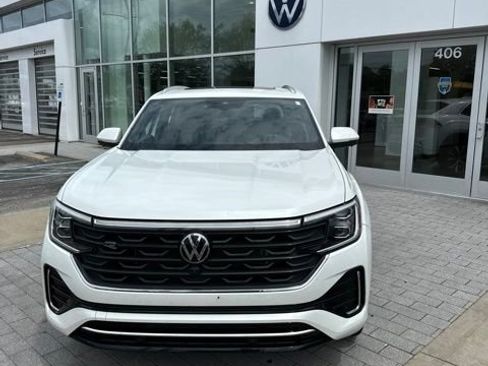 Certified 2025 Volkswagen Atlas Cross Sport SEL Premium R-Line AWD/4WD image 24