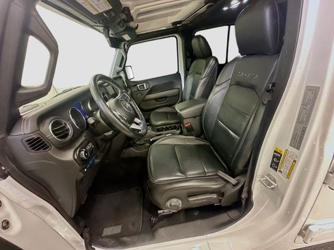Used 2021 Jeep Wrangler Unlimited Sahara w/ Cold Weather Group AWD/4WD image 13