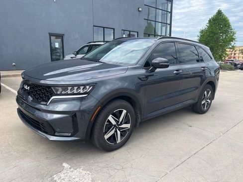 Used 2023 Kia Sorento S FWD image 4