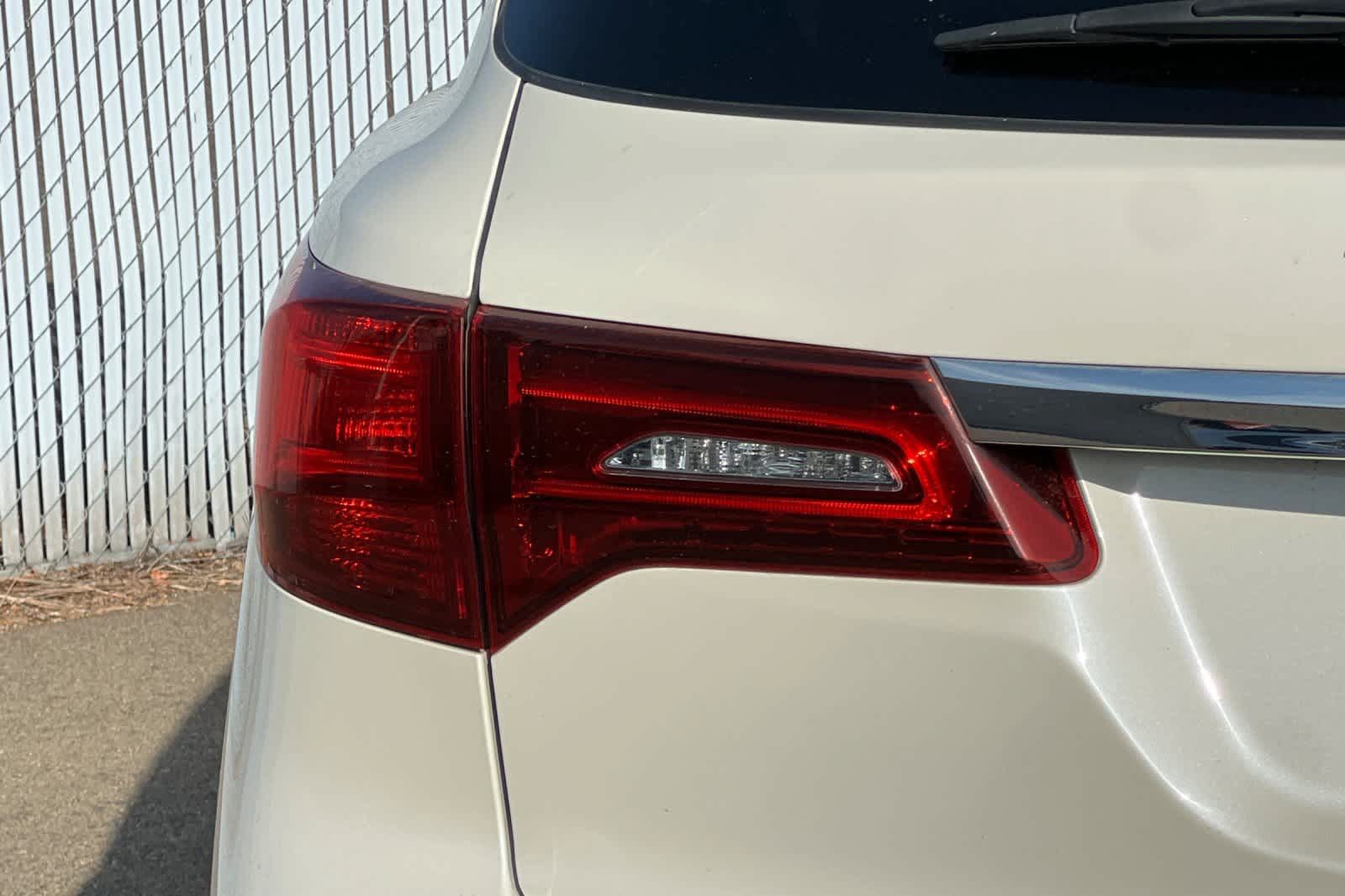 Used 2016 Acura MDX w/ Technology Package AWD/4WD image 23