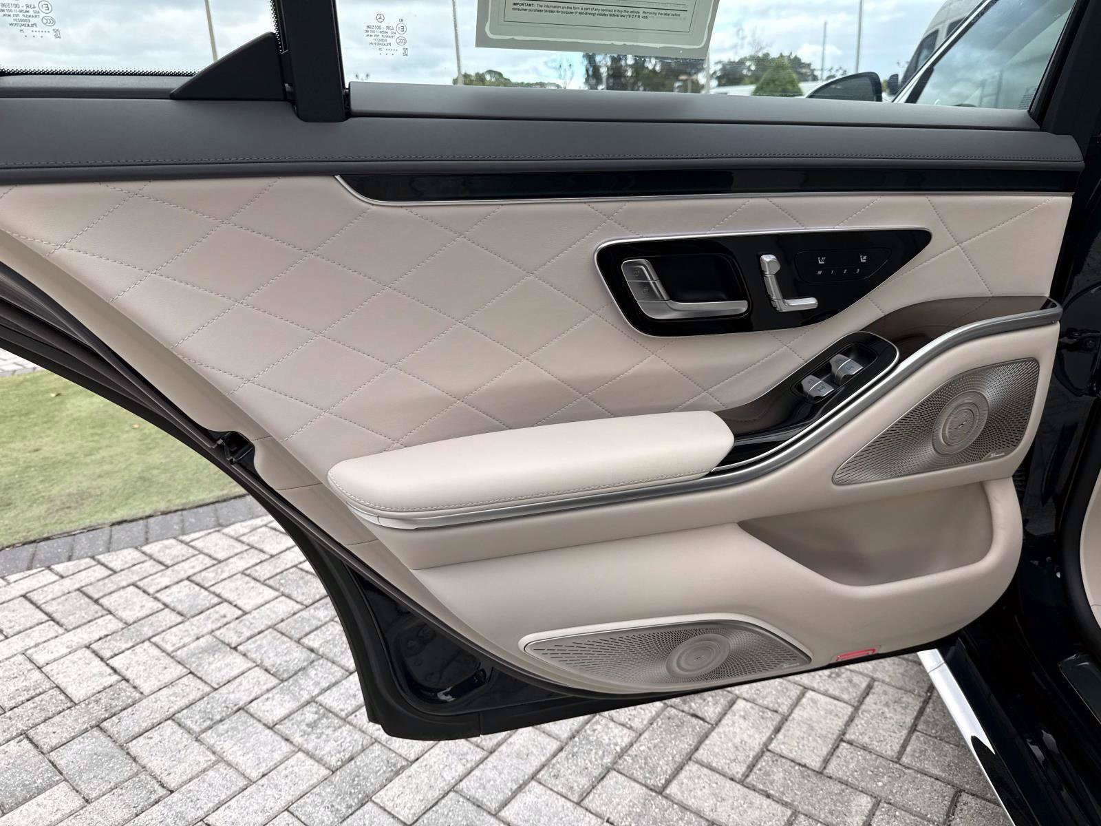 Certified 2025 Mercedes-Benz S 580 4MATIC Sedan image 11