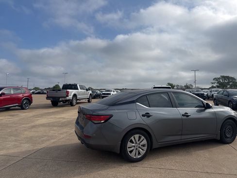 Used 2024 Nissan Sentra S w/ Lighting Package image 20