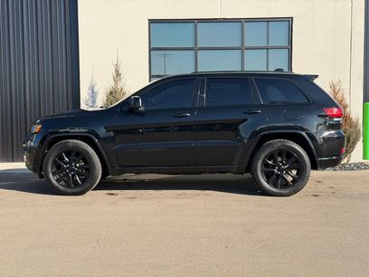 Used 2017 Jeep Grand Cherokee Altitude