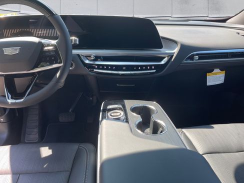 New 2025 Cadillac Lyriq Sport image 11