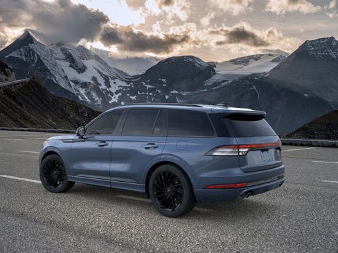 New 2026 Lincoln Aviator Reserve w/ Jet Appearance Package image 4