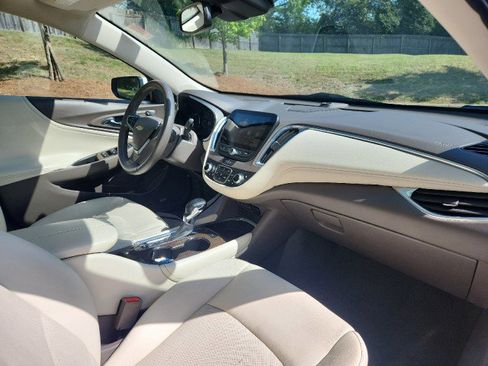 Used 2024 Chevrolet Malibu LT FWD image 46