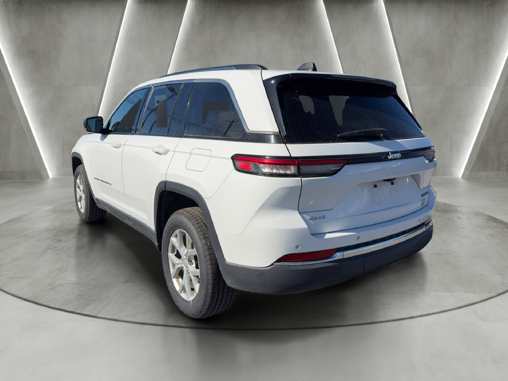 Used 2024 Jeep Grand Cherokee Limited AWD/4WD image 5