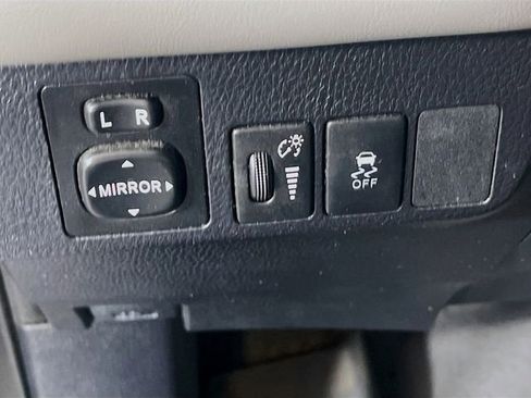Used 2013 Toyota RAV4 XLE image 11