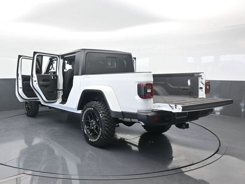 Used 2024 Jeep Gladiator Sport image 79