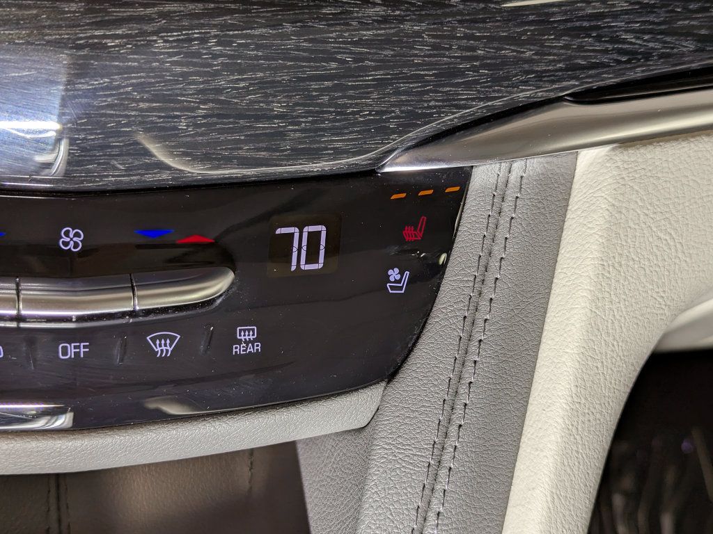 Used 2023 Cadillac XT6 Premium Luxury w/ Technology Package AWD/4WD image 24