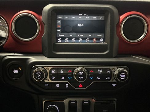 Used 2021 Jeep Wrangler Rubicon AWD/4WD image 12