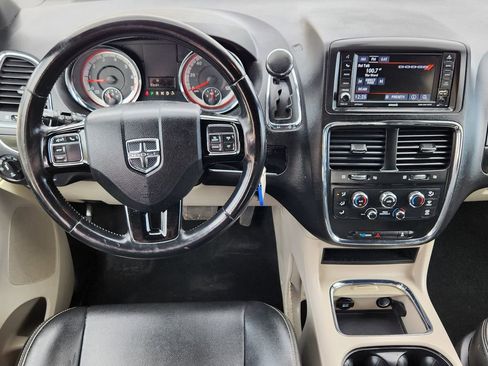Used 2019 Dodge Grand Caravan SXT FWD image 24