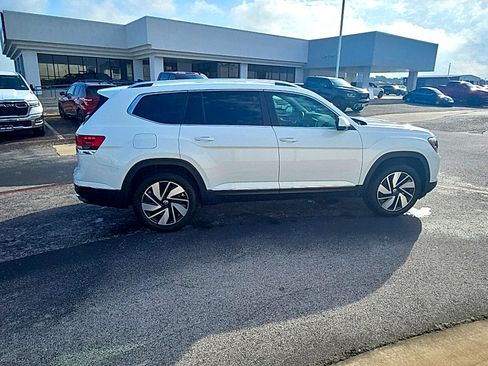 Used 2024 Volkswagen Atlas SEL AWD/4WD image 4
