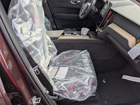 New 2026 Volvo XC60 B5 Ultra w/ Protection Package Premier image 28