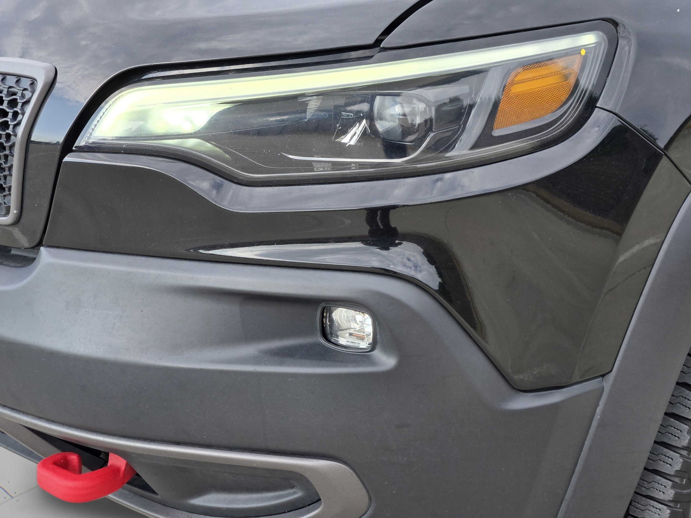 Used 2019 Jeep Cherokee Trailhawk AWD/4WD image 28