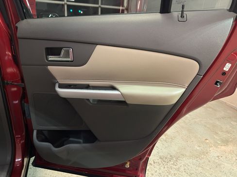 Used 2014 Ford Edge SEL image 24