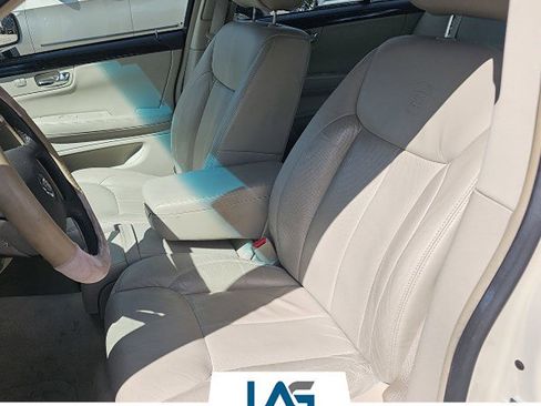 Used 2010 Cadillac DTS Luxury image 2