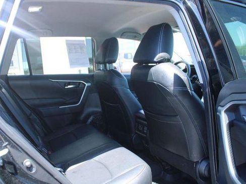 Certified 2021 Toyota RAV4 XLE AWD/4WD image 10
