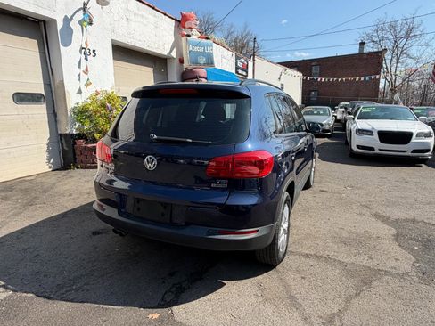 Used 2016 Volkswagen Tiguan S image 9