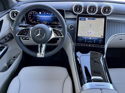 Certified 2025 Mercedes-Benz GLC 350e 4MATIC image 17