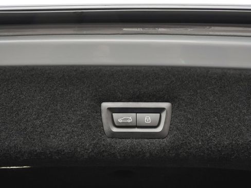 Used 2025 BMW 740i xDrive AWD/4WD image 53