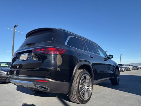 Used 2025 Mercedes-Benz GLS 450 4MATIC image 5
