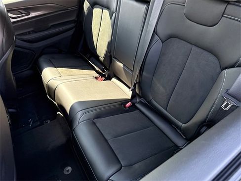 New 2025 Jeep Grand Cherokee Altitude image 5